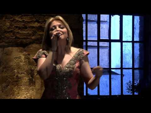 meral azizoglu güller ve dudaklar