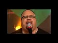 Fred Hammond leads powerful rendition of 'Show Yourself Strong' at Warehouse Worship - Teclas Pretas Fred Hammond leads powerful rendition of 'Show Yourself Strong' at Warehouse Worship