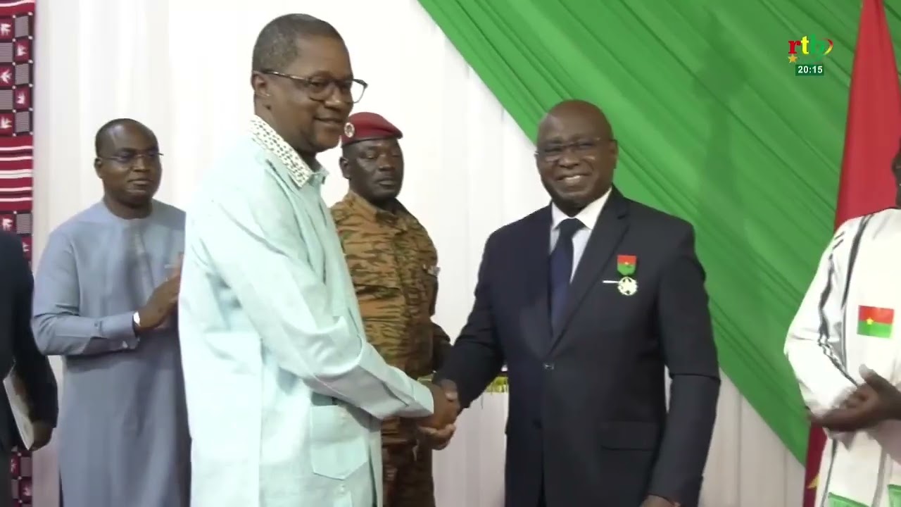 Décoration : le ministre des Affaires étrangères  honore le représentant résident du  PAM au Burkina