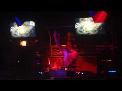 Rank 1 vs NIc Chagall vs Wippenberg - 100 - Armin Van Buuren @ Vision Chicago July 2010