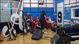 Shady non riesce a cantare