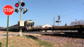 preview picture of video 'This is why I railfan! Two Trains in Watseka, IL'