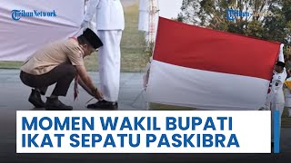 Viral Video Wakil Bupati Kulon Progo Bantu Ikatkan Sepatu Paskibra di Upacara