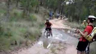 preview picture of video 'Paso de charco con bici - Ciclo A.F.D. - Honrubia - TDDA'