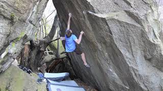 Video thumbnail of Walk the Line, 8a+ (sit). Lavorgo