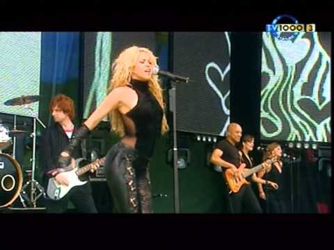 Shakira - `` Objection `` (Tango) Live Party Park 2002