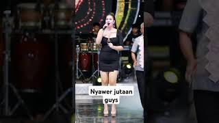 Download lagu serat penjajah adella musik viral #adella #seratpenjajah #aiediting #ai #nyawer mp3