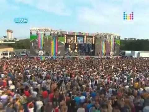 Serge Devant (feat. Hadley) - Addicted (LIVE Moscow 2010).wmv