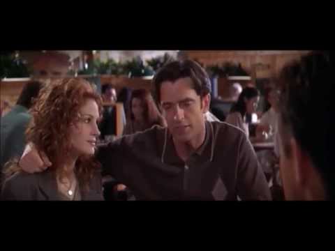 My best friend's wedding (1997) - BEST SCENE ("I say a little prayer for you")