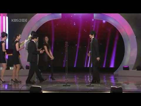 [HD] 100326 Lee Seung Gi & SNSD Yoona Winning Most Popular (TV, Male/Female)