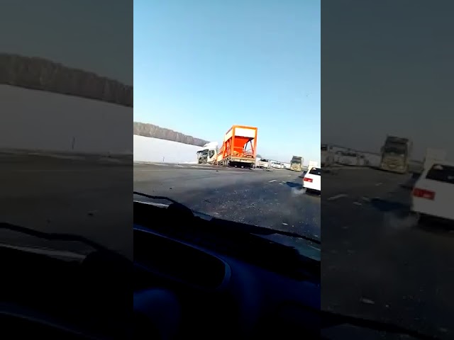 В Татарстане при ДТП разорвало трактор (ВИДЕО)