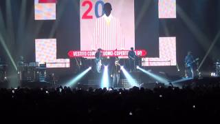 INTRO RAGAZZO INADEGUATO + DISCORSO Max Pezzali tour Lugano Resega