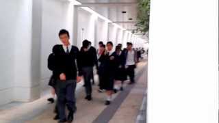 2013/03/11 07:59 沙崇學生跑入學校 (影片經過後期減震處理)