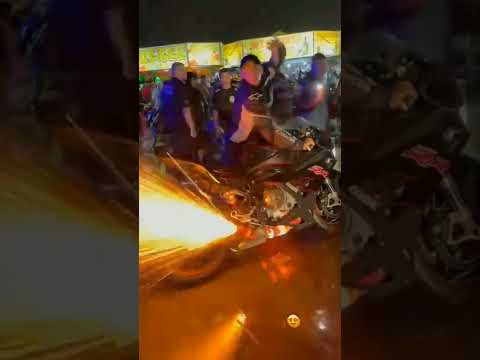 Destruindo o motor de uma BMW S1000RR no corte de giro #shorts #bmw #destruction #244 #engine #244