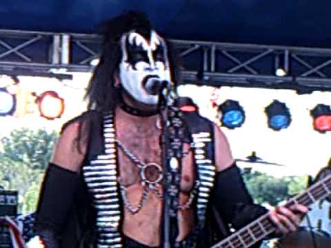 Kiss tribute band War Machine Lick it Up