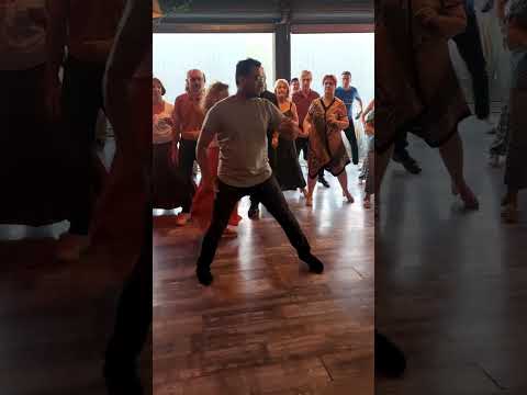 bailando Bachata solo #bailando #bachata #chayanne #bailandobachata #bachatasensual #bachatadance