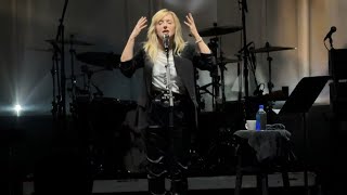 Liz Phair performing Canary (from Exile in Guyville) in Los Angeles - November 10, 2023