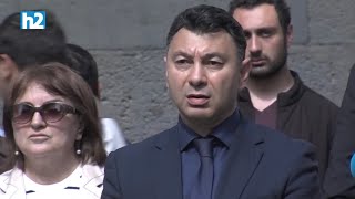 Վիզը ծռած Ալիևի գրկից թռնում էր Էրդողանի գիրկը, Էրդողանից՝ Ալիևի. Էդուրադ Շարմազանով։ Լրաբեր