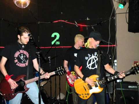 Auslander - All The Junkies (live)