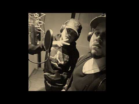 EL PENSADOR feat. CRIZz -  Plata o Plomo ( Freetrack )