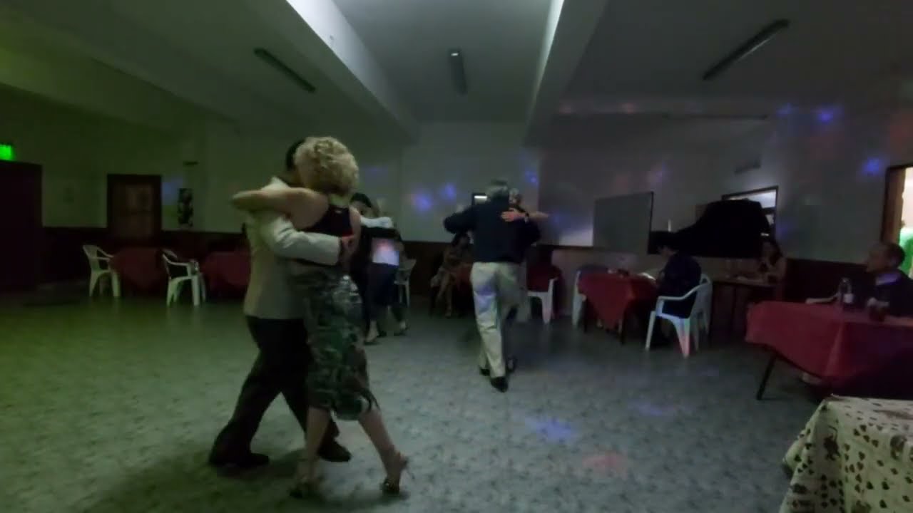 Canaro Fama Tanda de Tango en la Milonga Malvinas de Ushuaia 11/02/23 TDJ Súper Pancho 🇦🇷