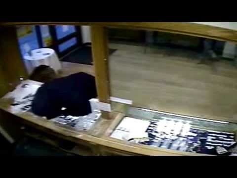 Gavin Phythian Jailed for committing jewellery stor robbery