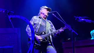 Neil Young &amp; The Chrome Hearts  - Cowgirl in the Sand (Live) 4K