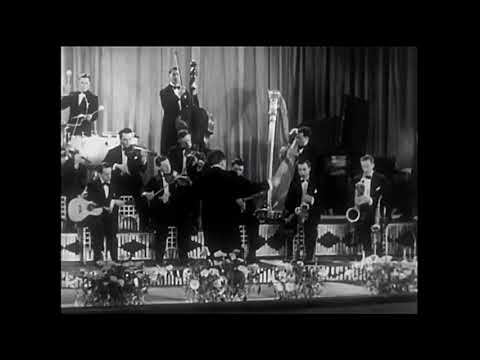 1935 Jack Hylton Orchestra - She Shall Have Music (band choir)