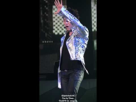 111008 2pm hands up asia tour_wooyoug&junho unit_JH part