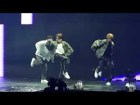 SUGAR RUSH RIDE (TXT) - HORI7ON Fancam - 230909 Voyage To Manila, Araneta Coliseum Fan Boy Doll Arch