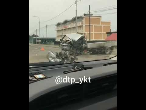 Пьяный водитель устроил ДТП на Покровском тракте в Якутске Пьяный водитель устроил ДТП на Покровском тракте в Якутске