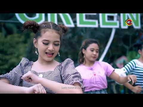 Adel Via Almera - Kowe Mileh Liyane Trio Nusantara | Dangdut (Official Music Video)