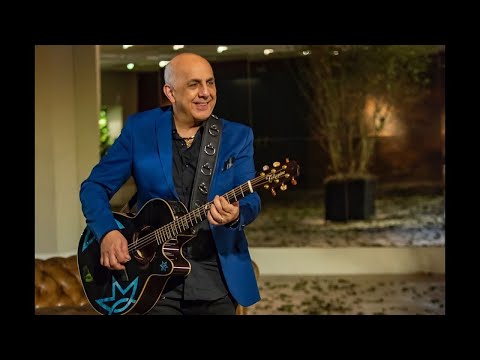 Ricardo Feghali (Roupa Nova) como Richard Young "Rainy Day"