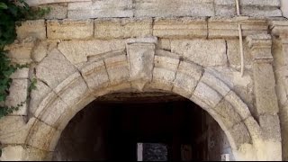 preview picture of video 'la porte des anciens remparts de St-Cannat'