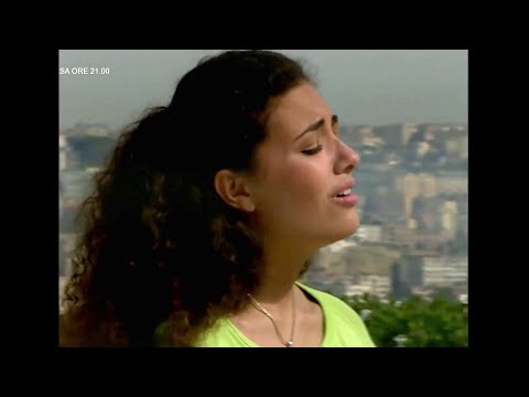 Carmen Catalano stupisce tutti cantando per la prima volta - UPAS 2004