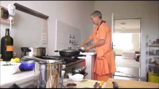 preview picture of video 'Indian Kadhi,Okra,Chapati - Vegetarian Cooking with Sadhvi Uma Puri'