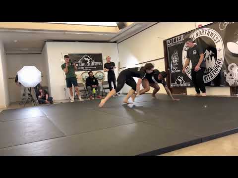 Aggressive guard pulling and guard play with Maria Ruffatto