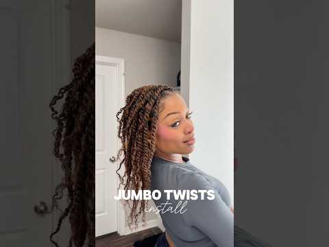 These Jumbo Twists are 🔥🔥😍 @qvrhairofficial  #minitwists #twists #protectivestyles #naturalhair