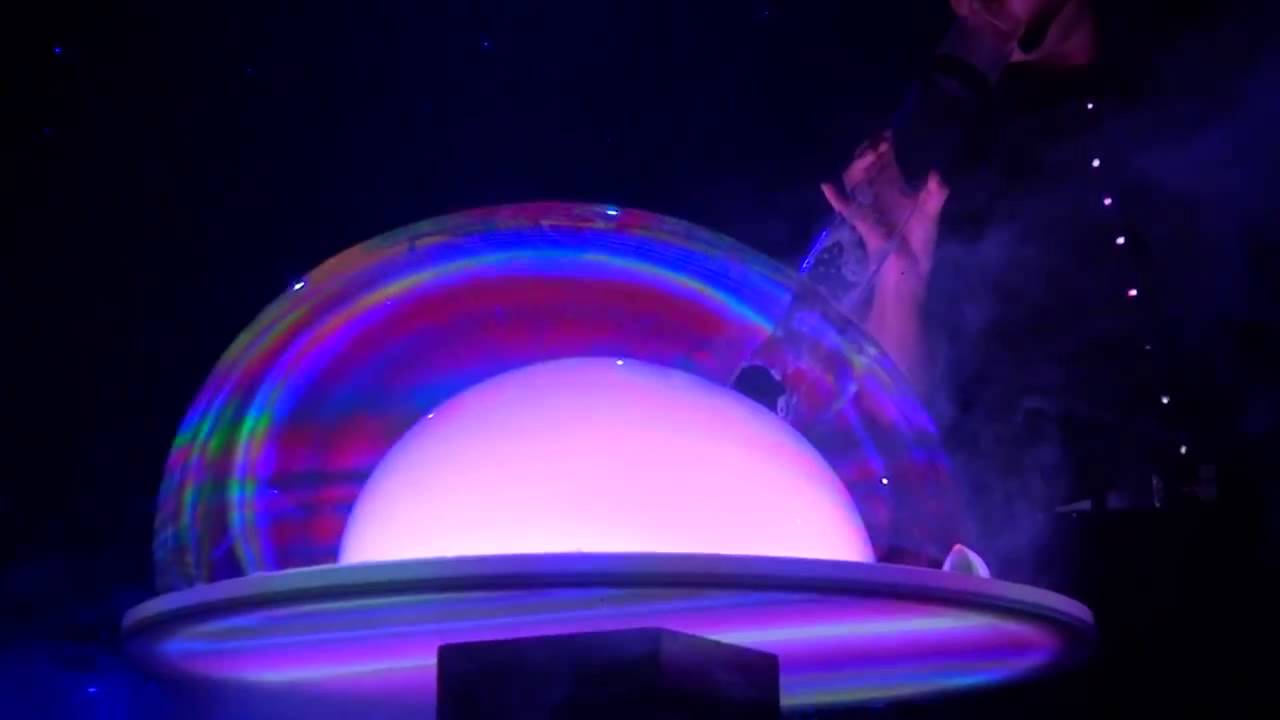 Ana Yang Gazillion Bubble Show