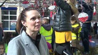 Деца украсиха с мартеници центъра на Хасково
