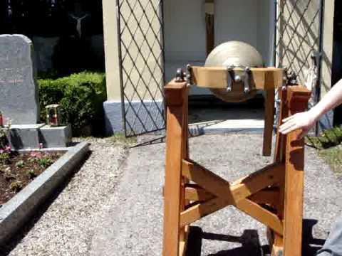 Hollenthon in der Buckligen Welt Nö. Friedhofsglocke.