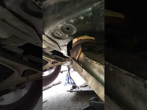 2007 mercedes c280 4Matic Alternator removal.