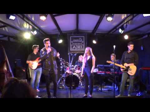 NÁGI   (10)    YA  OU   te  majd kézenfogsz  és  hazavezetsz....ÉS...