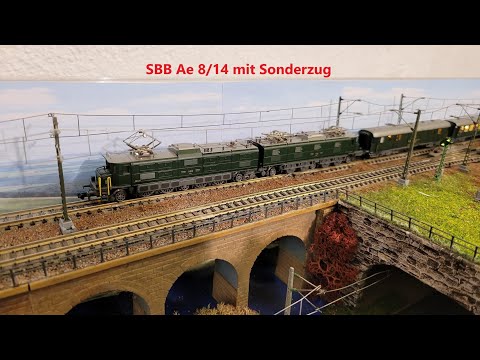 SBB Ae 8/14 (Minitrix 12426) mit Sonderzug Spur N