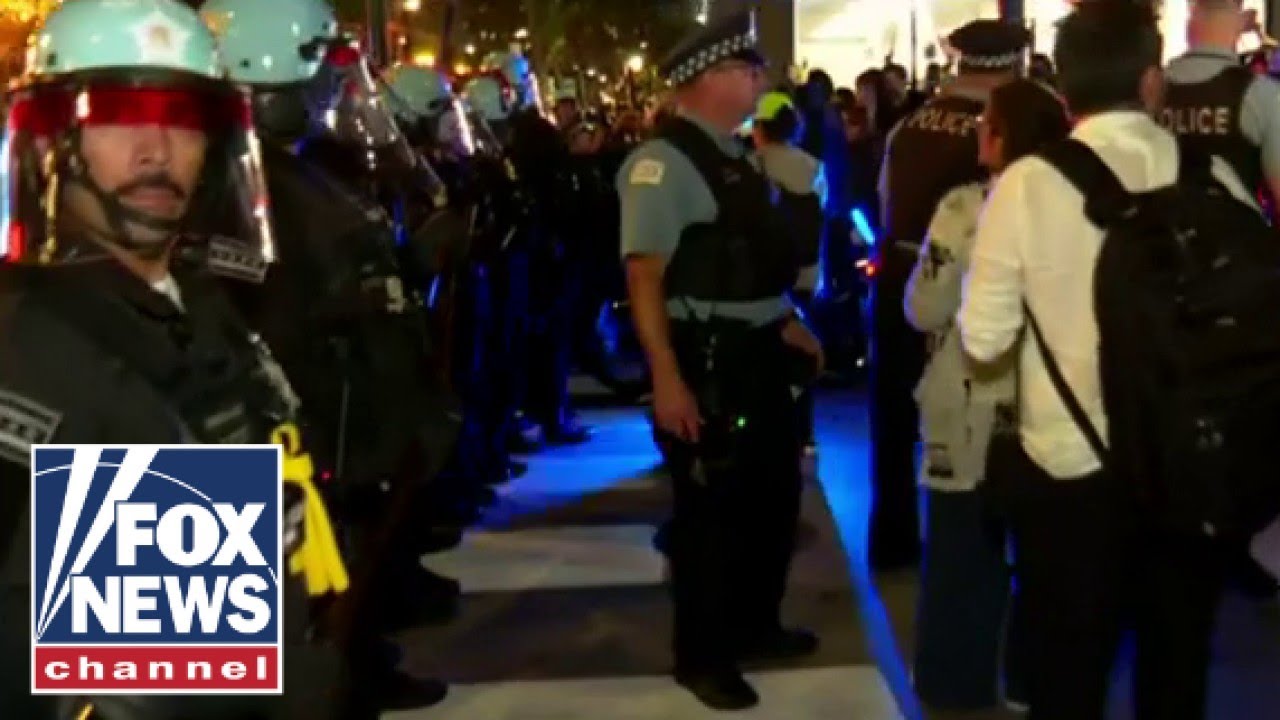 Confrontation breaks out between protesters and police at the DNC
