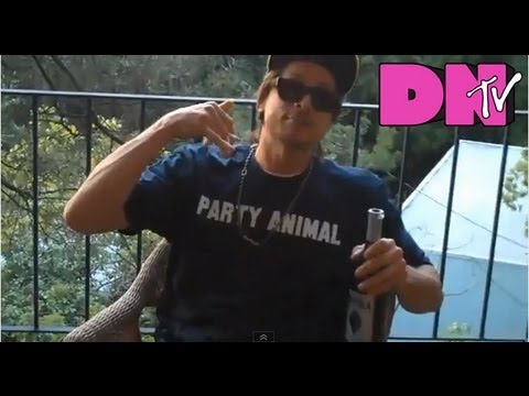 Dirt Nasty and Andre Legacy - Balcony Freestyle