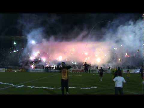 "Los Granadictos - Extraordinario recibimiento al Carabobo Futbol Club" Barra: Granadictos • Club: Carabobo