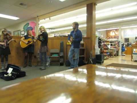 "Cotton Patch Rag" played by Sylvie, Nina and Jesse
