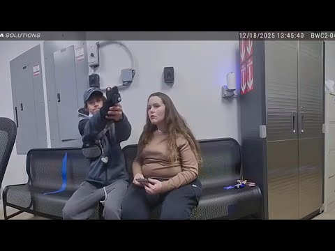 La policía arresta a un sospechoso armado tras fallarle el arma durante un enfrentamiento en Walmart