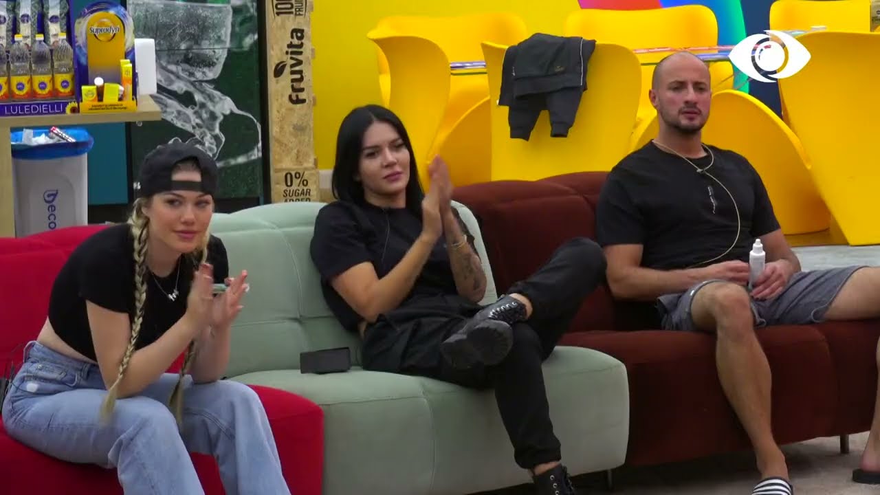 Zarf/ Sfida mbi krevat